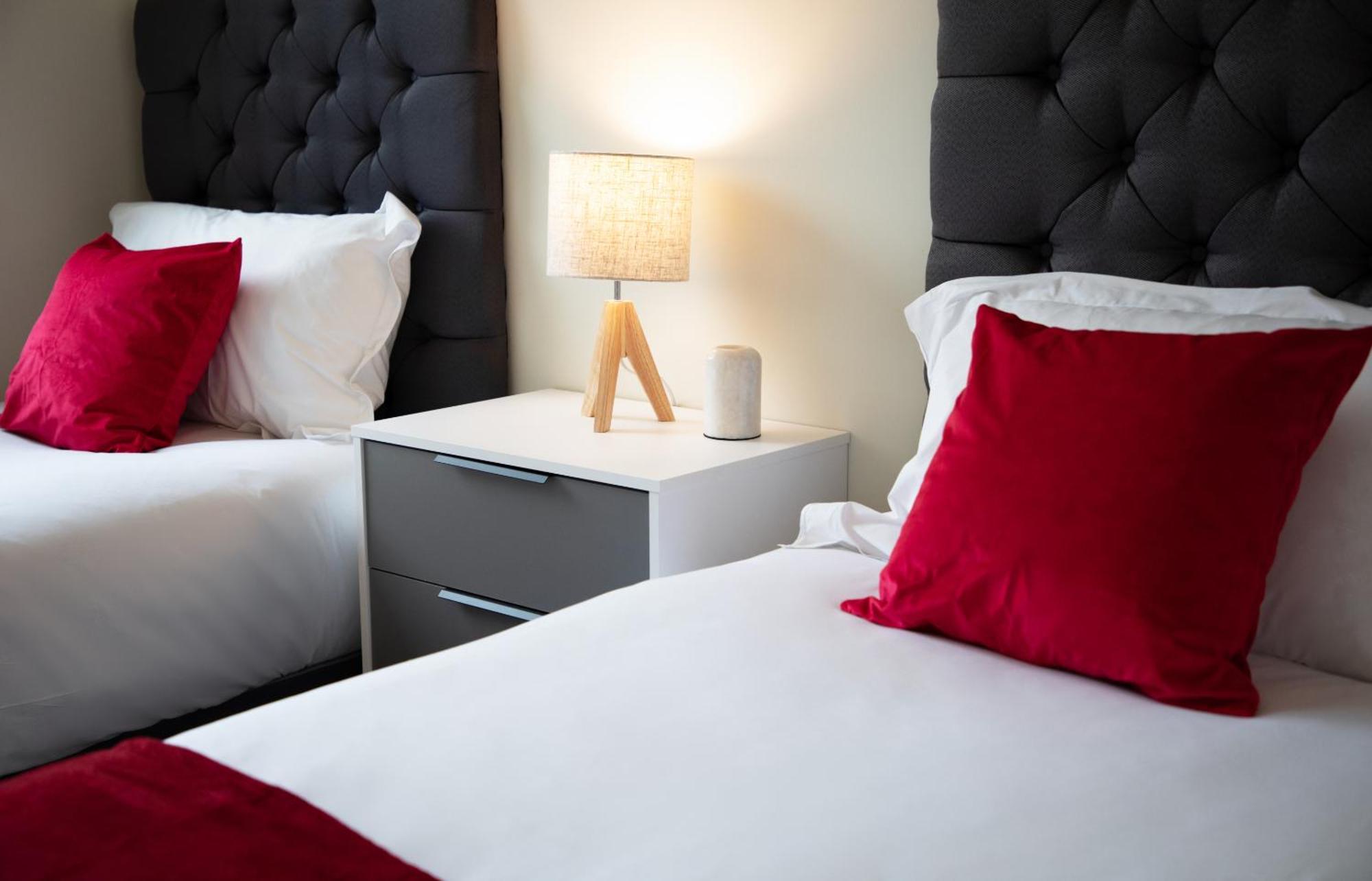 The Kaizen Apartment West Bromwich Room photo