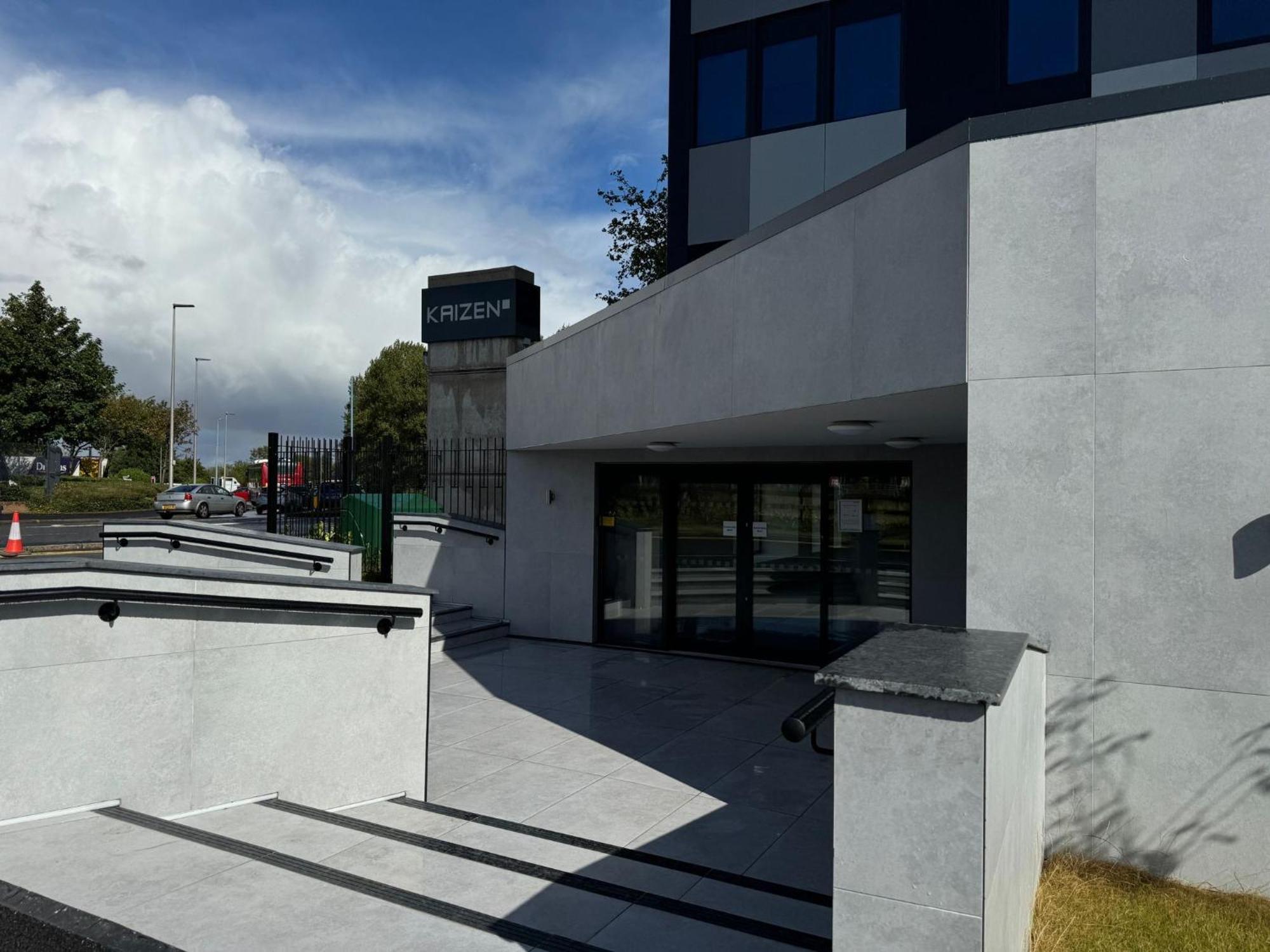 The Kaizen Apartment West Bromwich Exterior photo